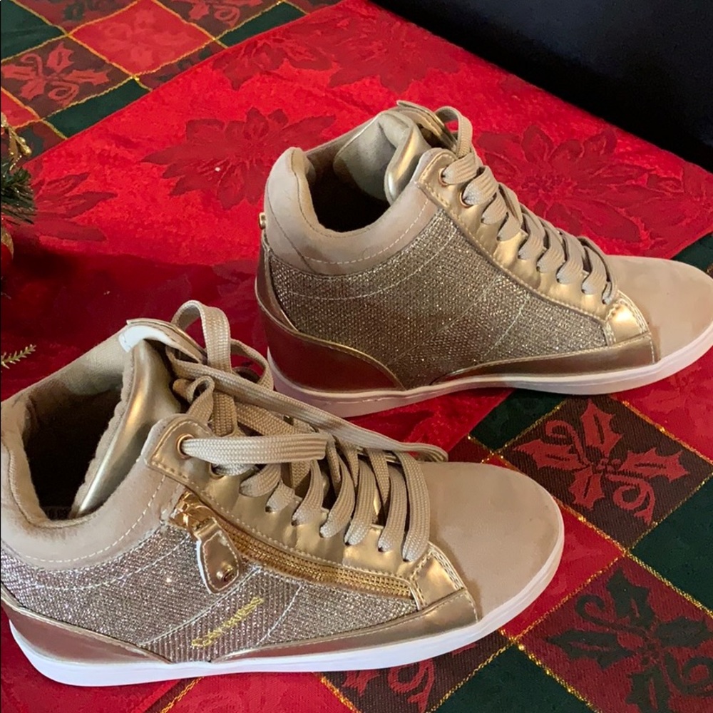 Brand new Guess sneakers - Picture 1 of 6